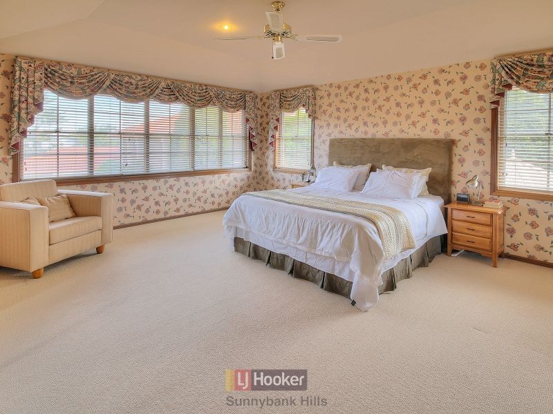 2 Capstan Place, Macgregor QLD 4109