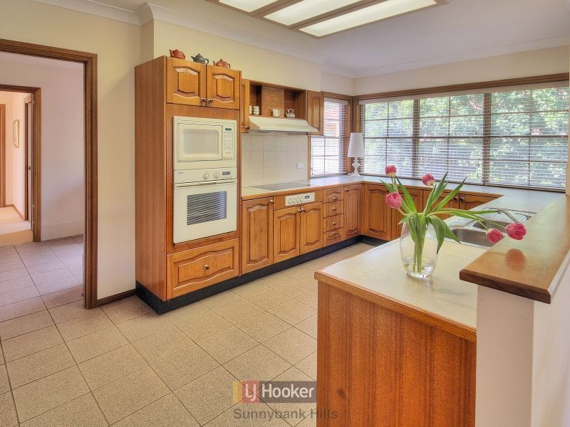 2 Capstan Place, Macgregor QLD 4109