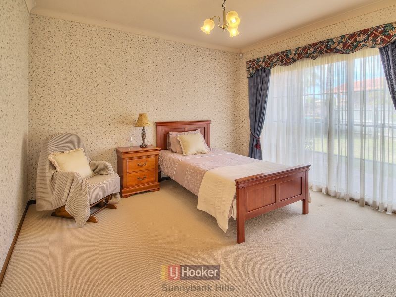 2 Capstan Place, Macgregor QLD 4109