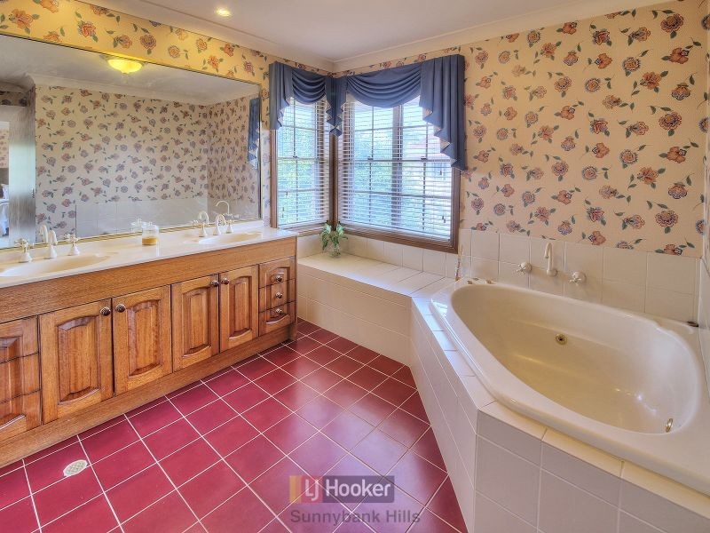 2 Capstan Place, Macgregor QLD 4109