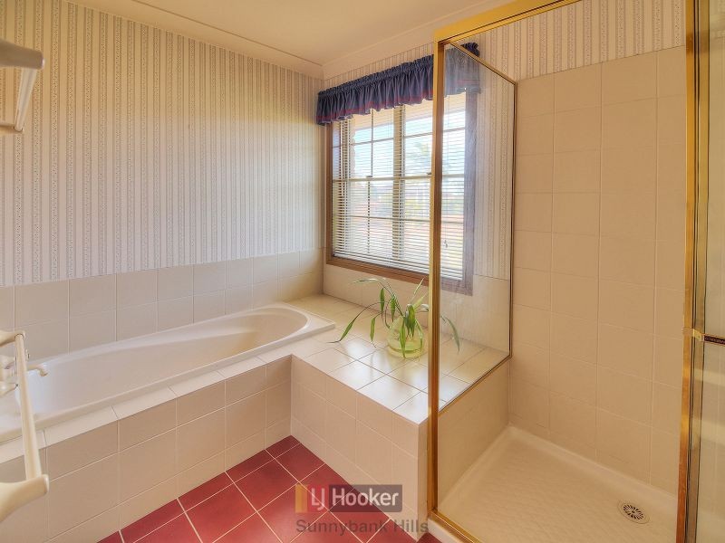 2 Capstan Place, Macgregor QLD 4109