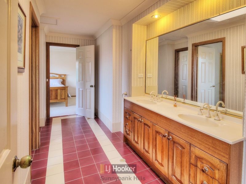 2 Capstan Place, Macgregor QLD 4109