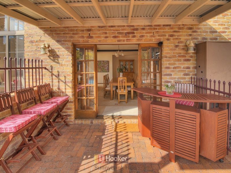 2 Capstan Place, Macgregor QLD 4109