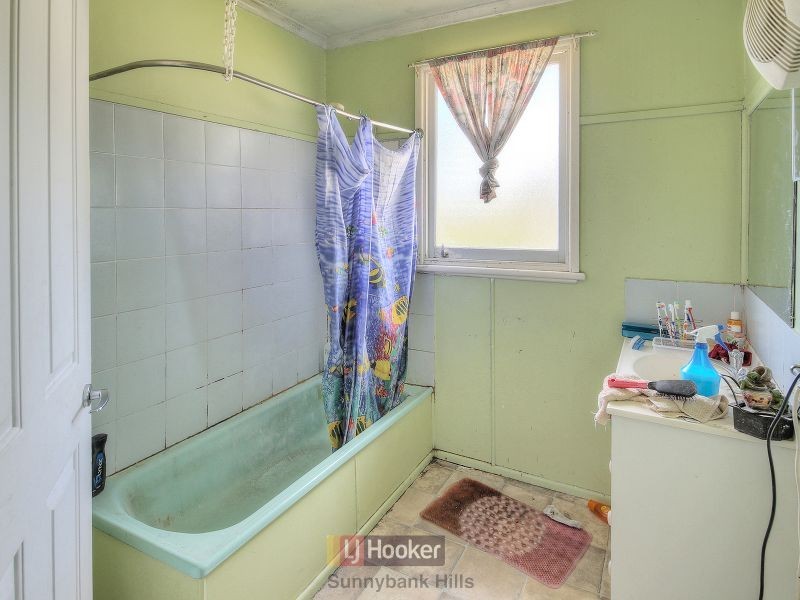 682 Middle Road, Greenbank QLD 4124