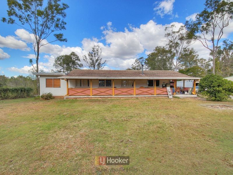 682 Middle Road, Greenbank QLD 4124