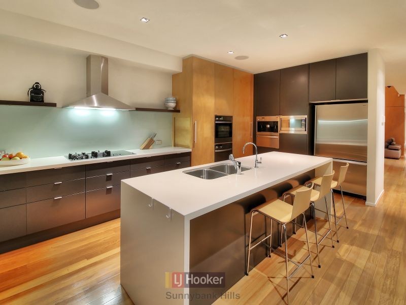 77 Janda Street, Robertson QLD 4109