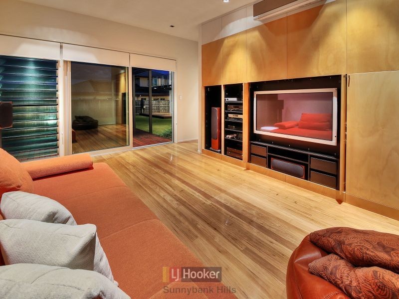 77 Janda Street, Robertson QLD 4109