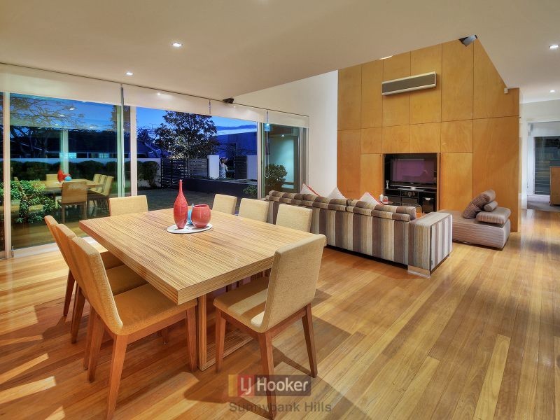 77 Janda Street, Robertson QLD 4109