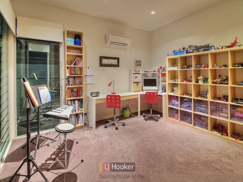 77 Janda Street, Robertson QLD 4109
