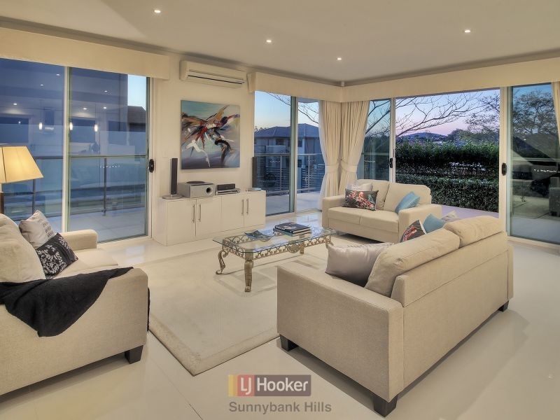 8 Silverbirch Close, Eight Mile Plains QLD 4113