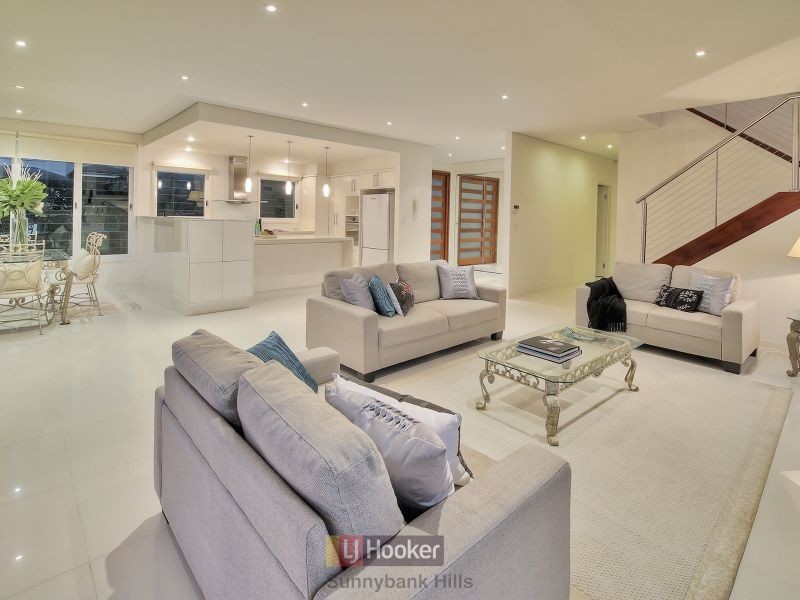 8 Silverbirch Close, Eight Mile Plains QLD 4113