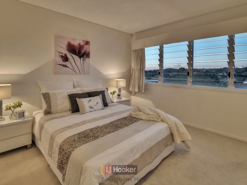 8 Silverbirch Close, Eight Mile Plains QLD 4113