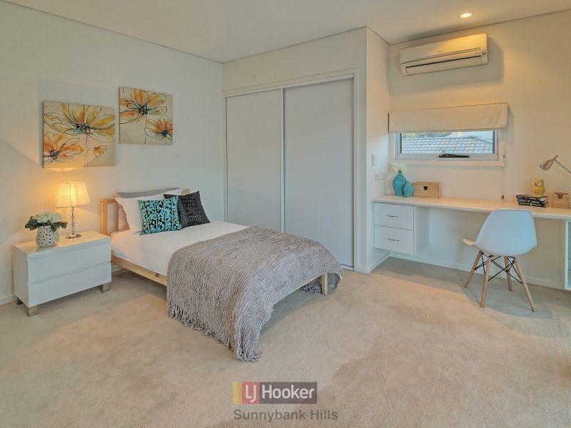 8 Silverbirch Close, Eight Mile Plains QLD 4113