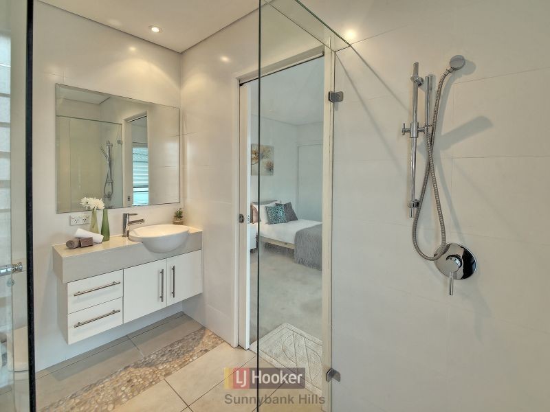 8 Silverbirch Close, Eight Mile Plains QLD 4113