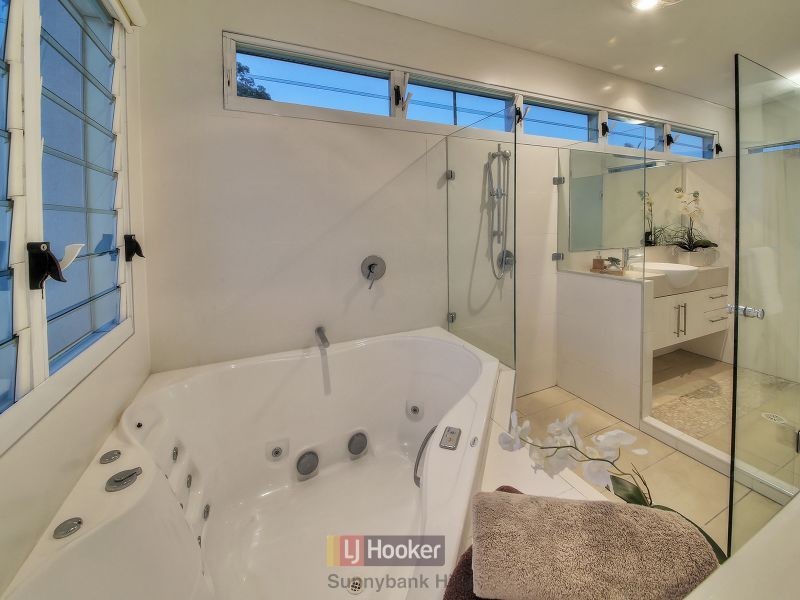 8 Silverbirch Close, Eight Mile Plains QLD 4113