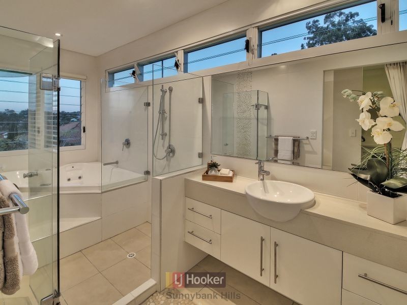 8 Silverbirch Close, Eight Mile Plains QLD 4113