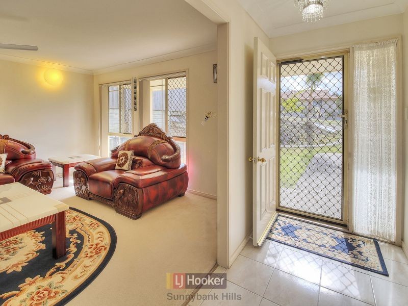 72 Lancaster Circuit, Stretton QLD 4116