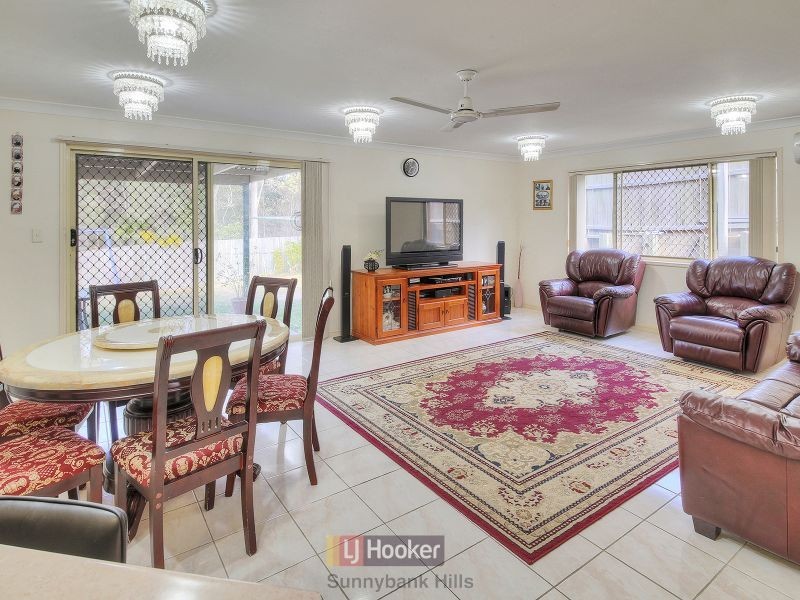 72 Lancaster Circuit, Stretton QLD 4116