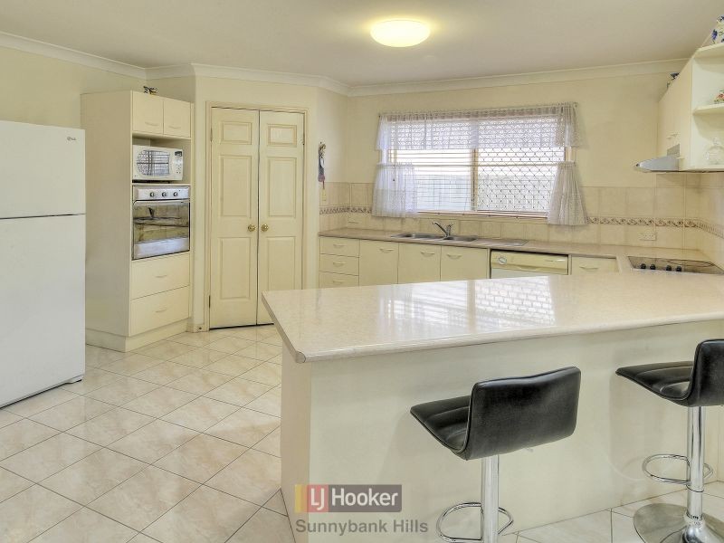 72 Lancaster Circuit, Stretton QLD 4116