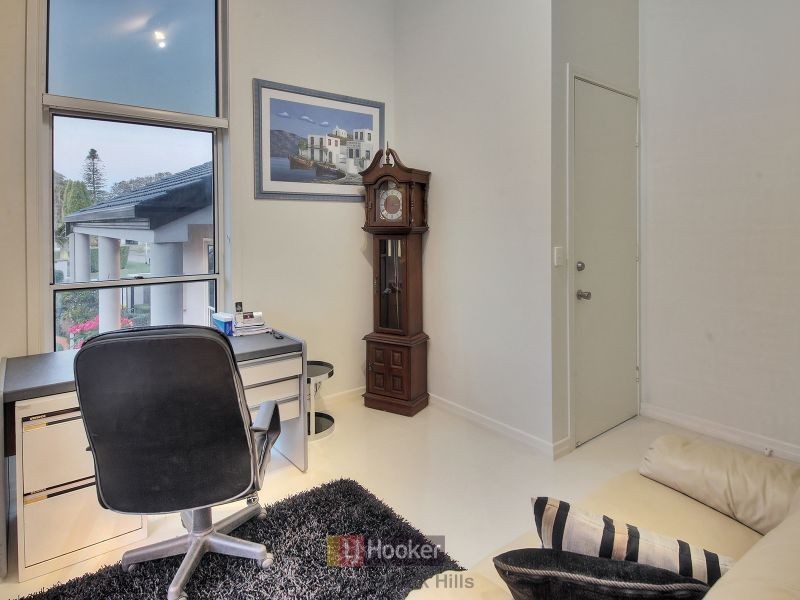 11 Capstan Place, Macgregor QLD 4109