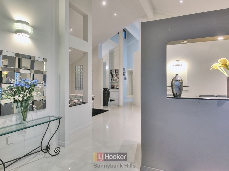 11 Capstan Place, Macgregor QLD 4109