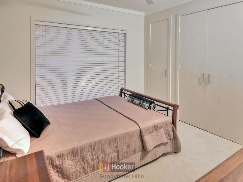 11 Capstan Place, Macgregor QLD 4109