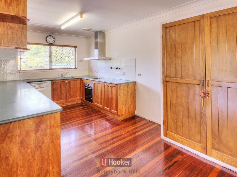 4 Sunderland Street, Macgregor QLD 4109