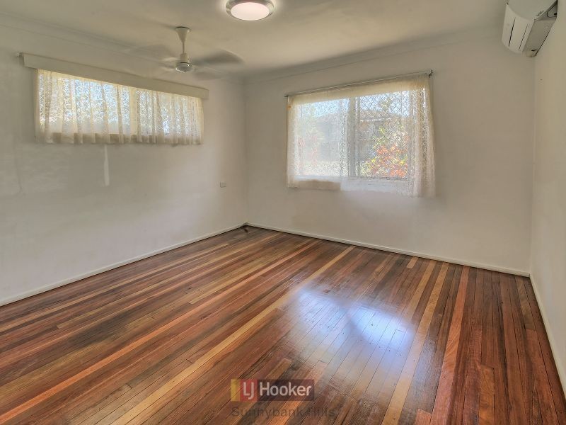 4 Sunderland Street, Macgregor QLD 4109