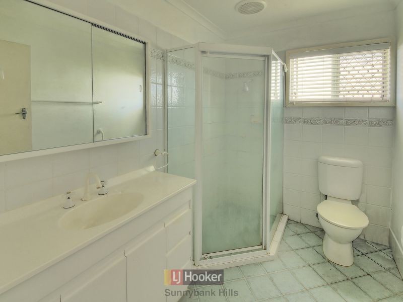 4 Sunderland Street, Macgregor QLD 4109