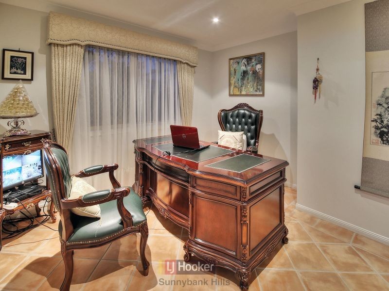 12 Brampton Street, Eight Mile Plains QLD 4113