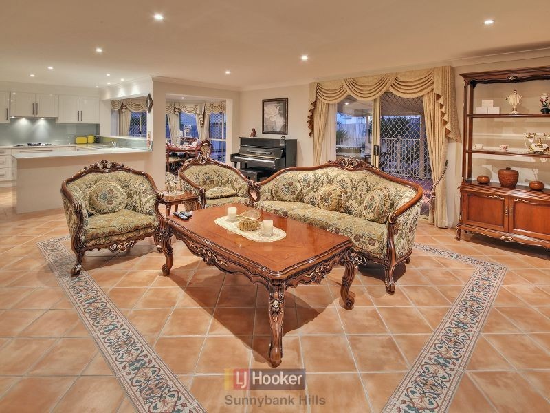 12 Brampton Street, Eight Mile Plains QLD 4113