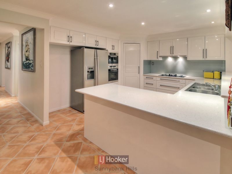 12 Brampton Street, Eight Mile Plains QLD 4113