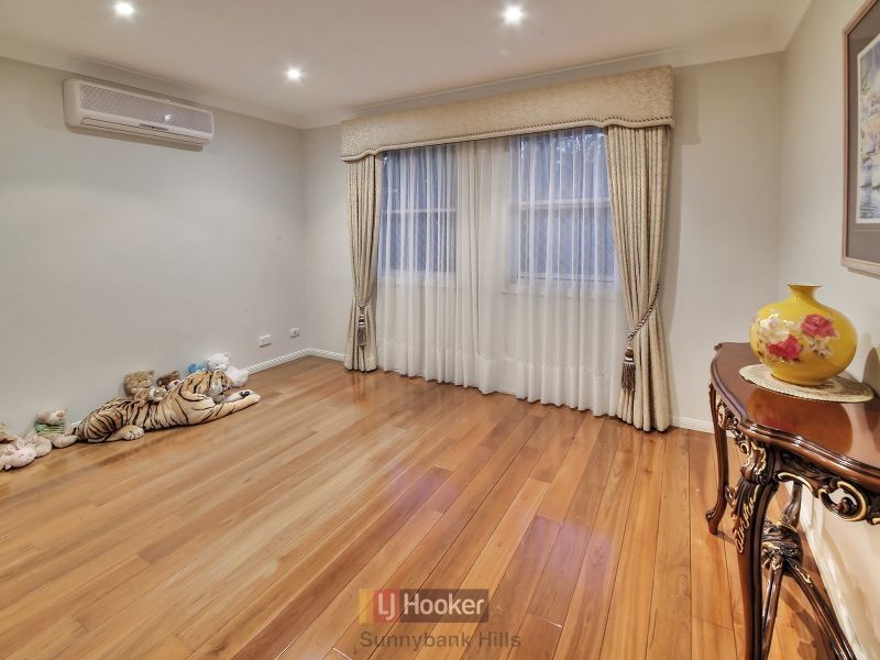 12 Brampton Street, Eight Mile Plains QLD 4113