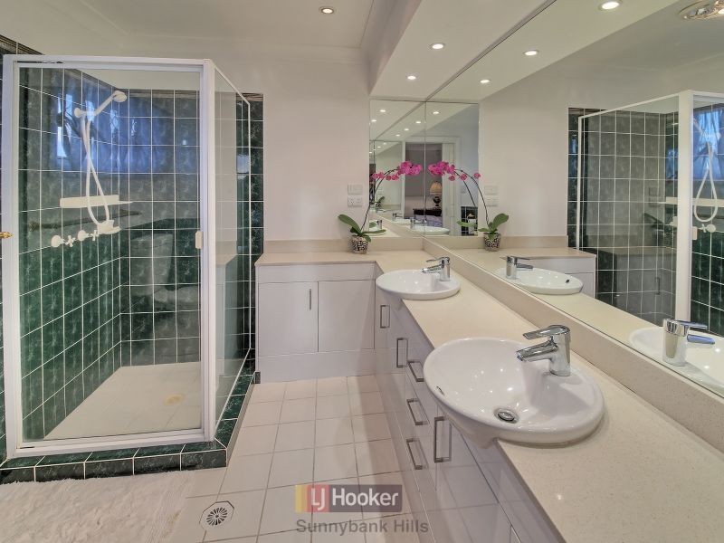 12 Brampton Street, Eight Mile Plains QLD 4113