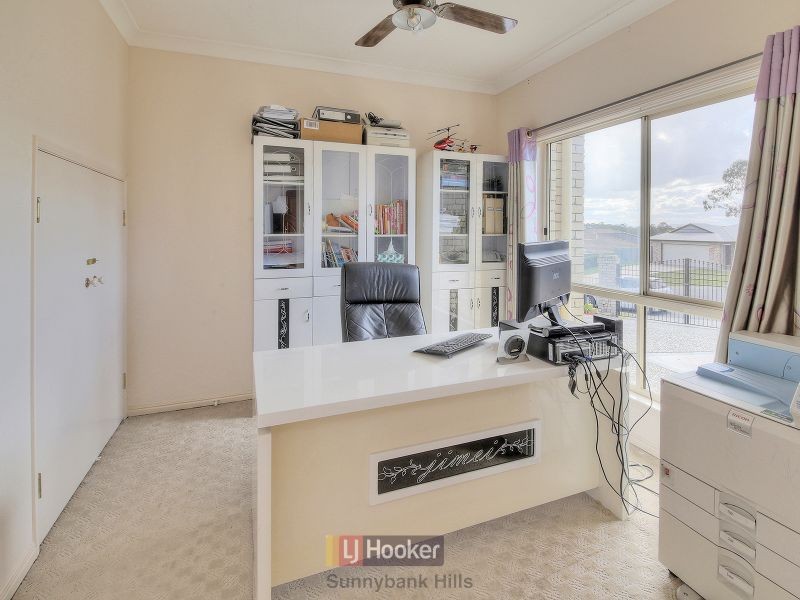 25 Vaucluse Place, Parkinson QLD 4115