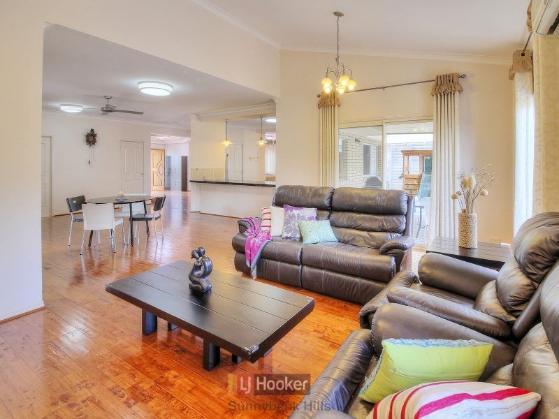 25 Vaucluse Place, Parkinson QLD 4115