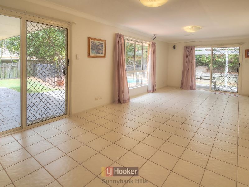 8 Doris Street, Kuraby QLD 4112