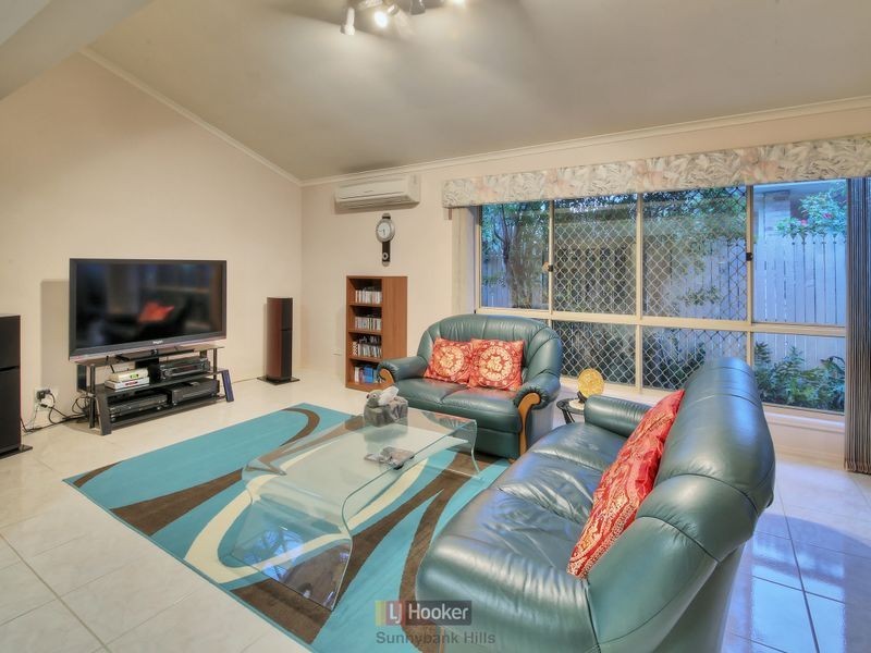 4 Hickory Place, Calamvale QLD 4116