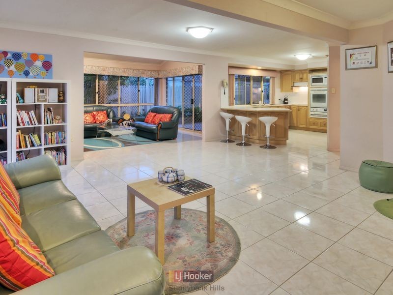 4 Hickory Place, Calamvale QLD 4116