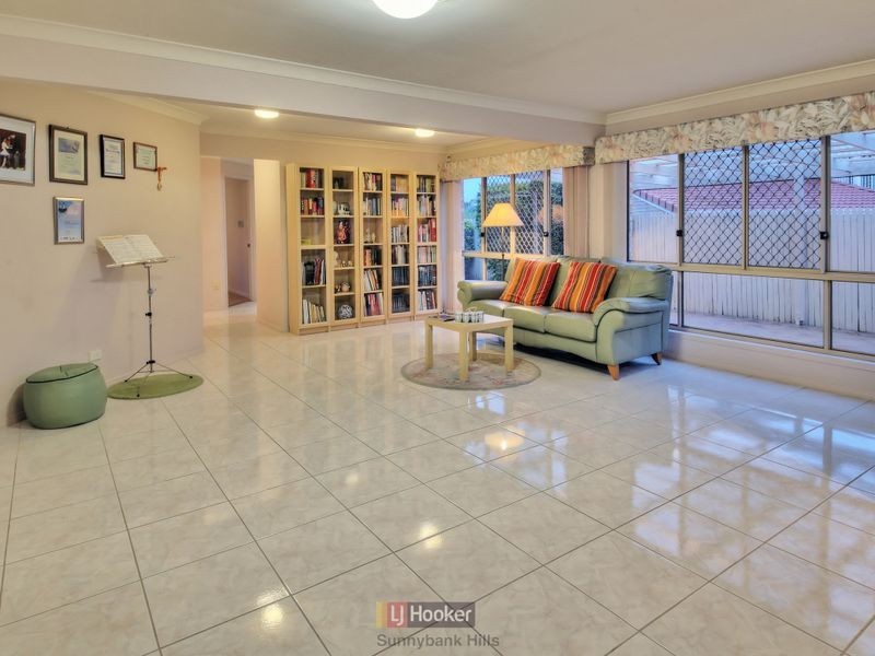 4 Hickory Place, Calamvale QLD 4116