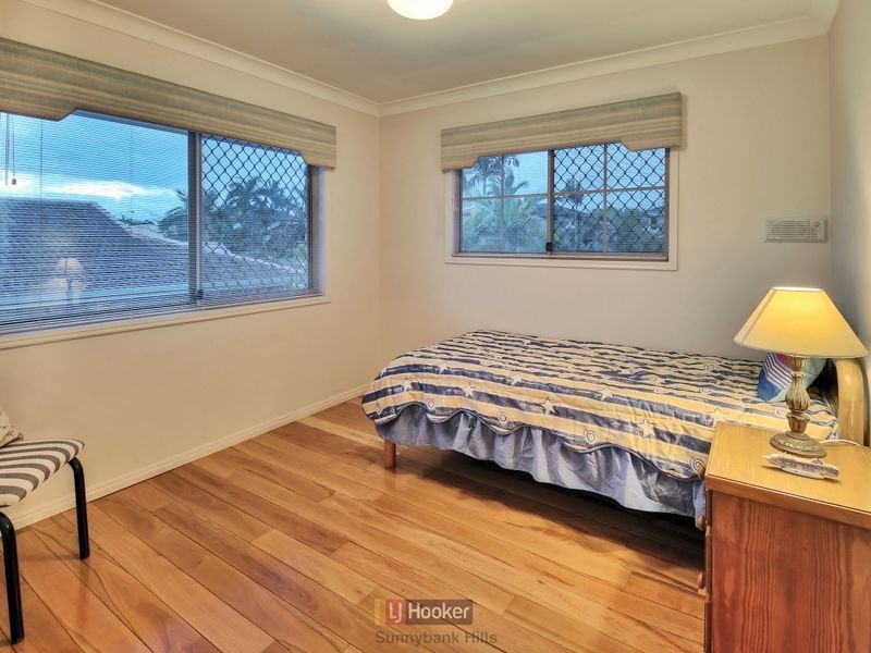 4 Hickory Place, Calamvale QLD 4116