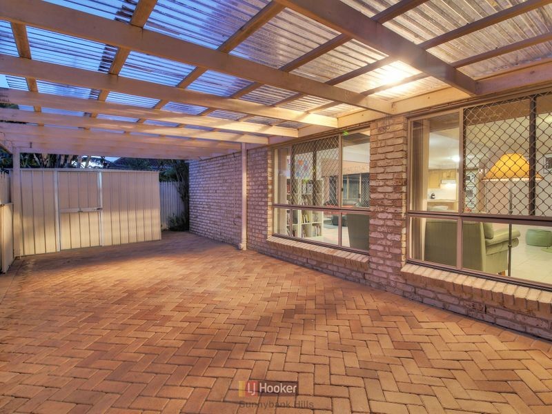 4 Hickory Place, Calamvale QLD 4116