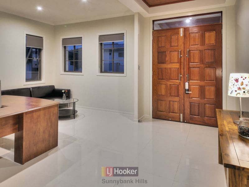 6 Peachtree Place, Stretton QLD 4116