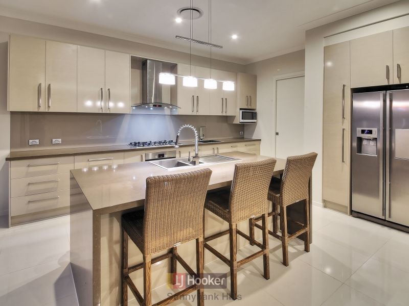 6 Peachtree Place, Stretton QLD 4116