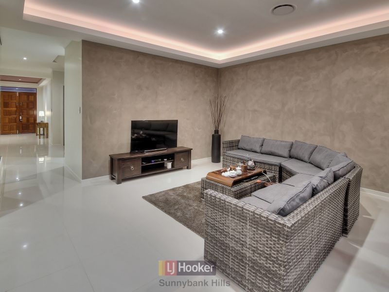 6 Peachtree Place, Stretton QLD 4116