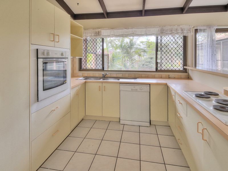 27 Ravenala Street, Sunnybank Hills QLD 4109