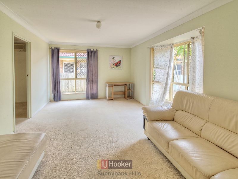 82 Candytuft Place, Calamvale QLD 4116