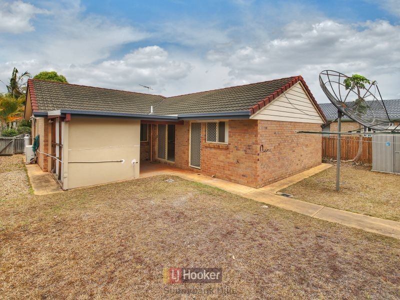82 Candytuft Place, Calamvale QLD 4116