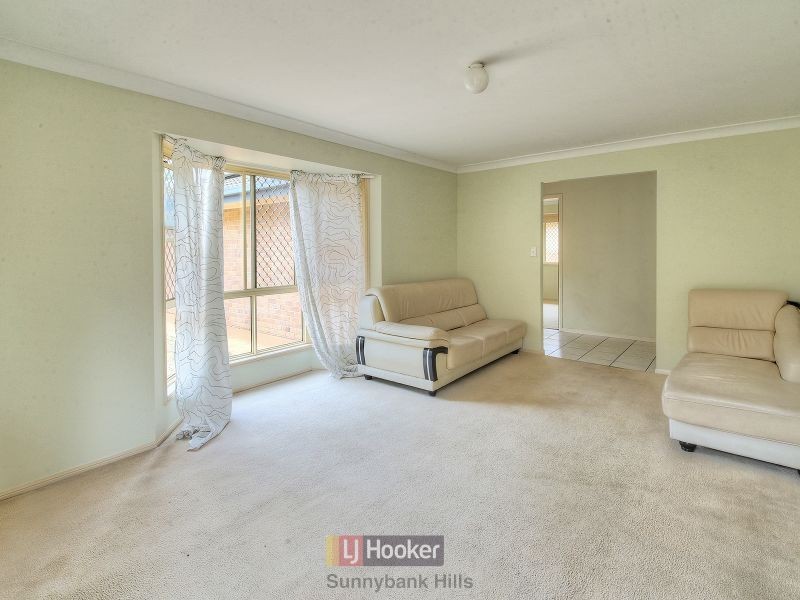 82 Candytuft Place, Calamvale QLD 4116
