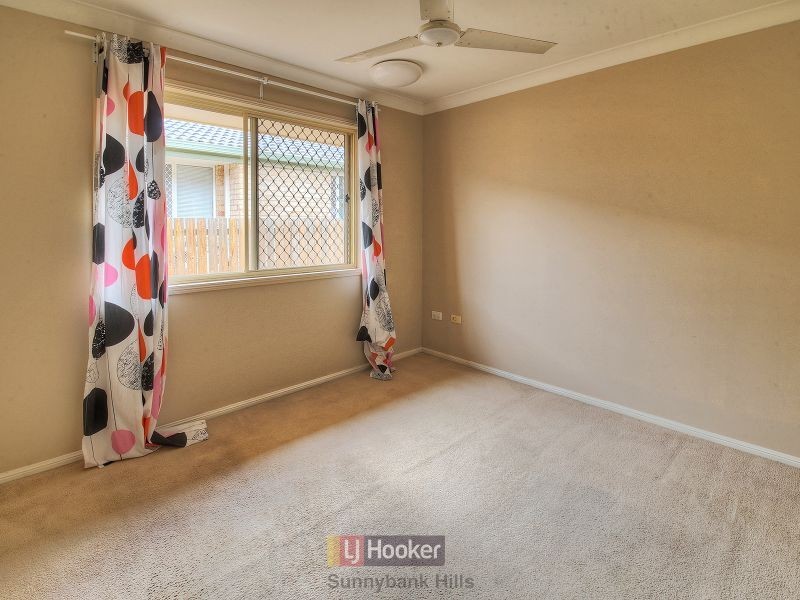 82 Candytuft Place, Calamvale QLD 4116